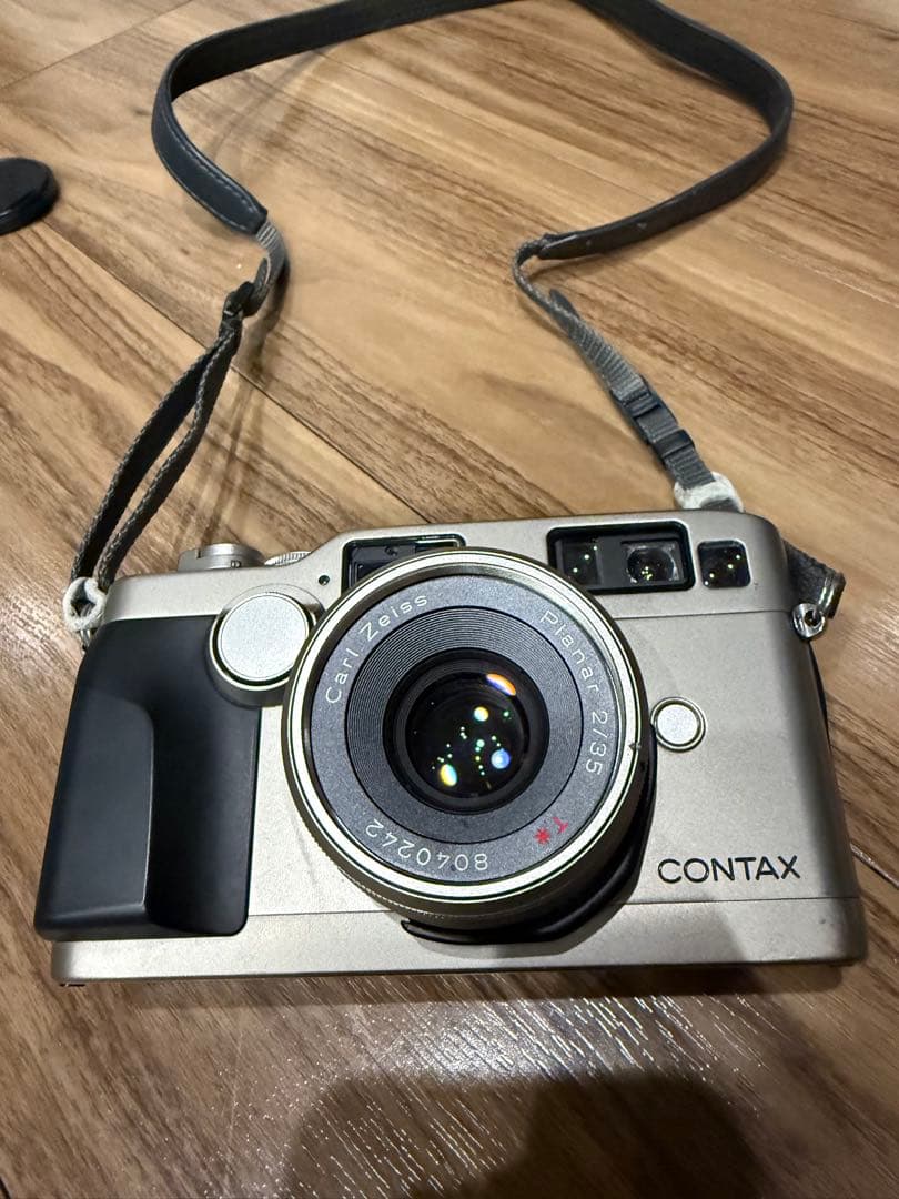 CONTAX G2本体、Carl Zeiss レンズ×3、ストロボ、各種ケース