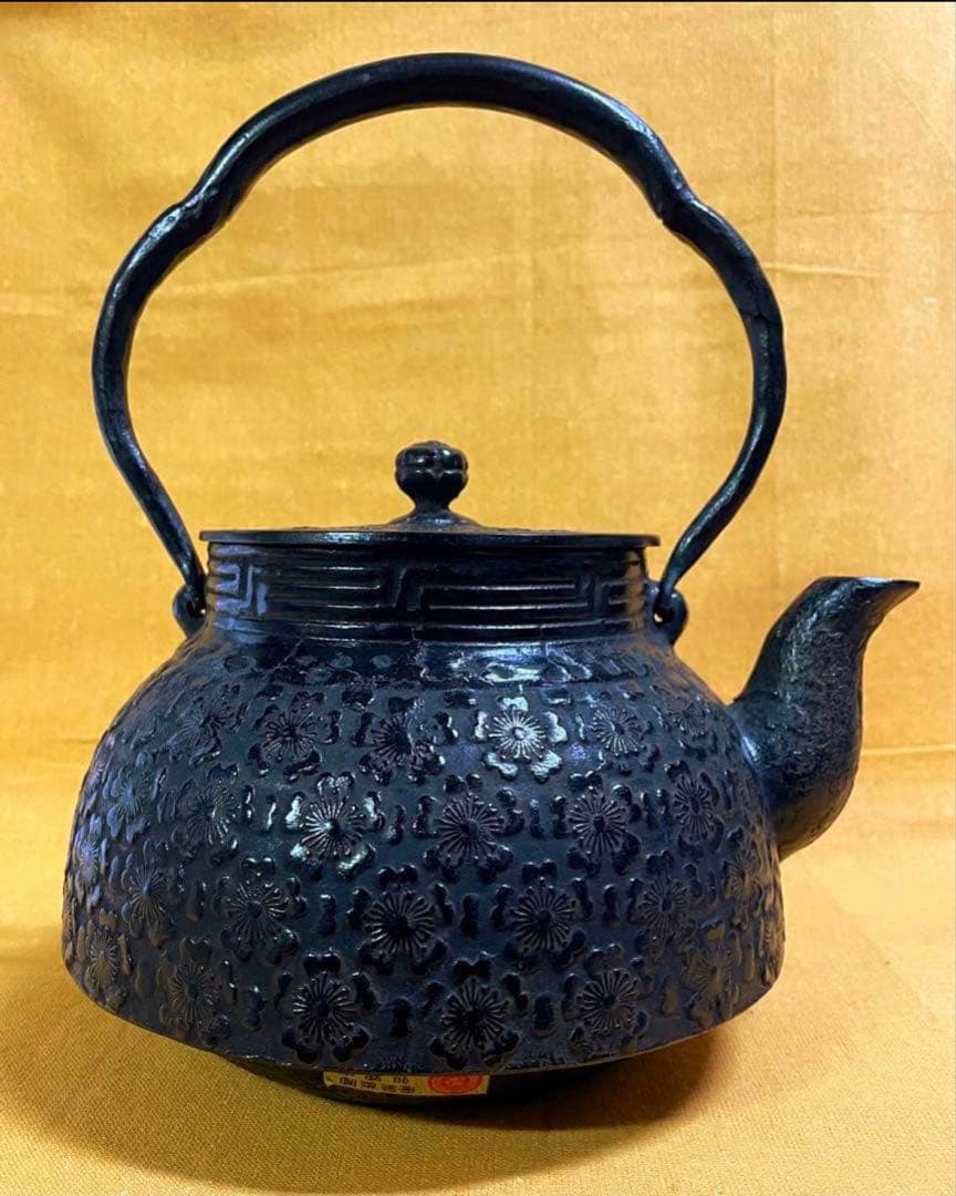 早い者勝ち‼️名器 岩鋳 大きい 鉄瓶 満水2.8ℓ お茶 囲炉裏 南部鉄器 鋳鉄