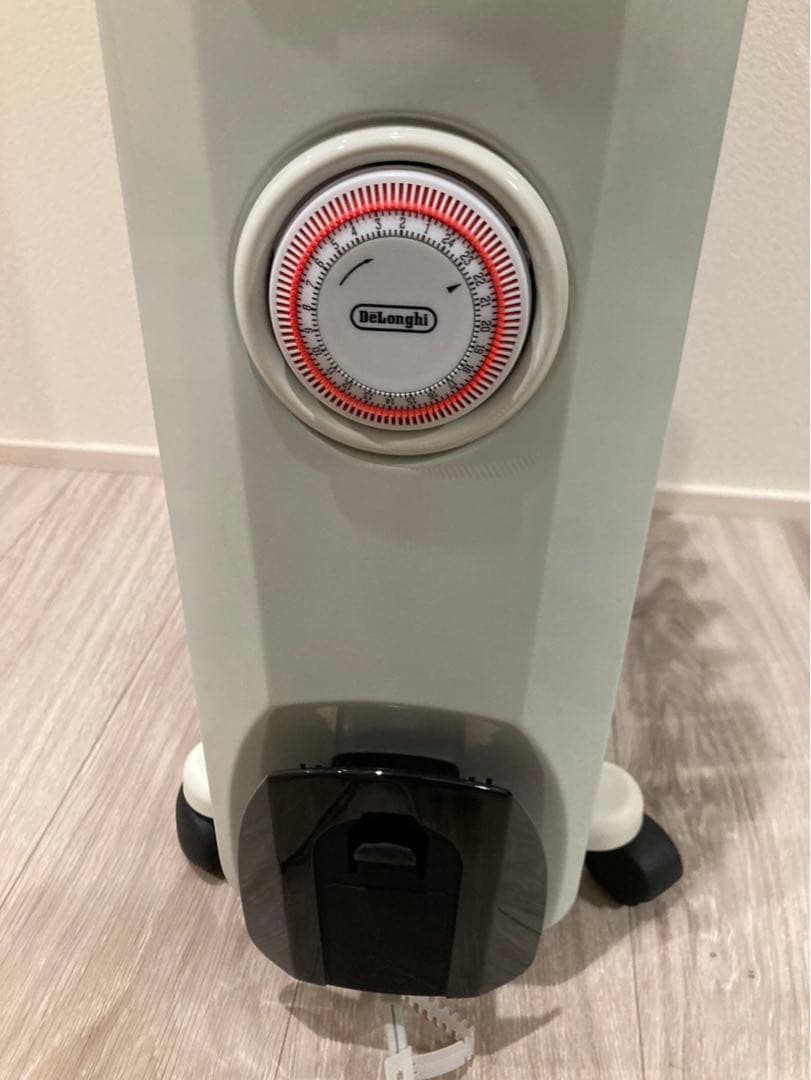 デロンギ　1500W オイルヒーター H771015EFSN-BK