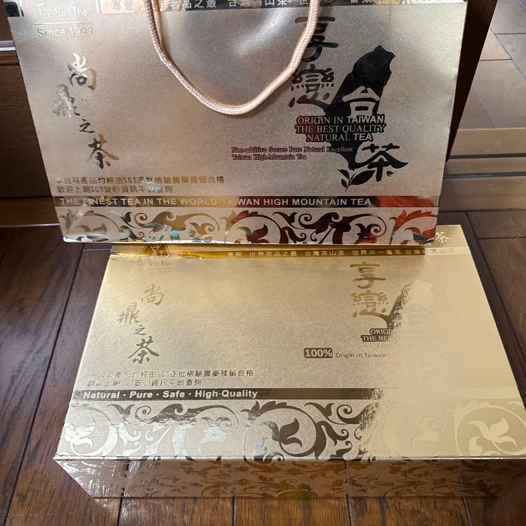 高級　台湾　高山茶　ギフトボックス入り　烏龍茶