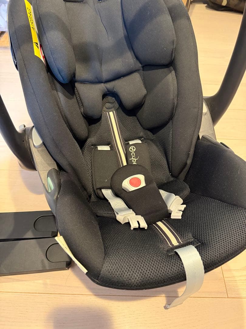 cybex ベビーシート 黒　ベビーカー用アタッチメント付き