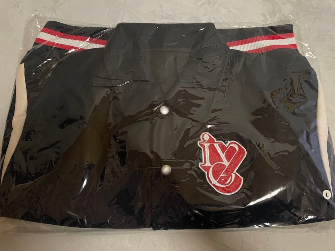 ive 1ST WORLD TOUR スタジャン Lサイズ　新品未開封