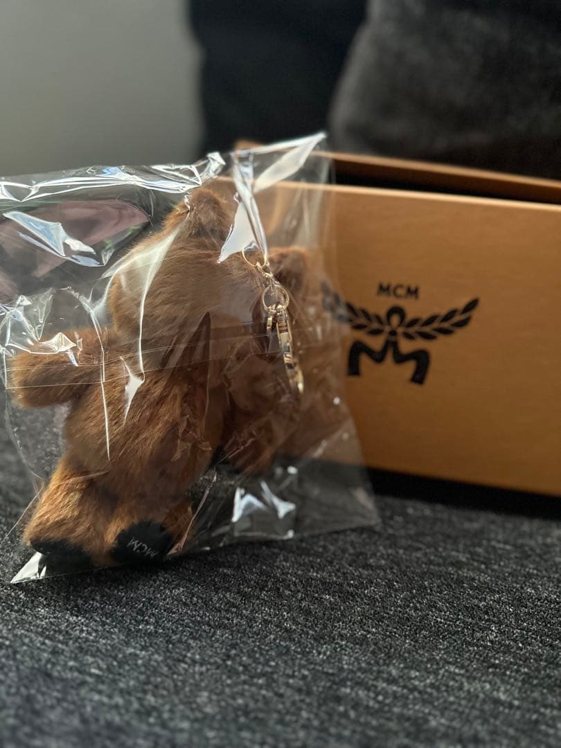 MCM・THEオリバーな犬コラボぬいぐるみキーホルダー