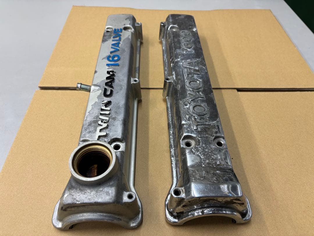 AE86 4AGヘッドカバー