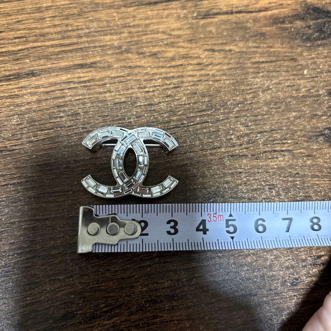 パ*ダ様 最終値下げ❗️【超美品】CHANEL ダブルCロゴブローチ クリスタル