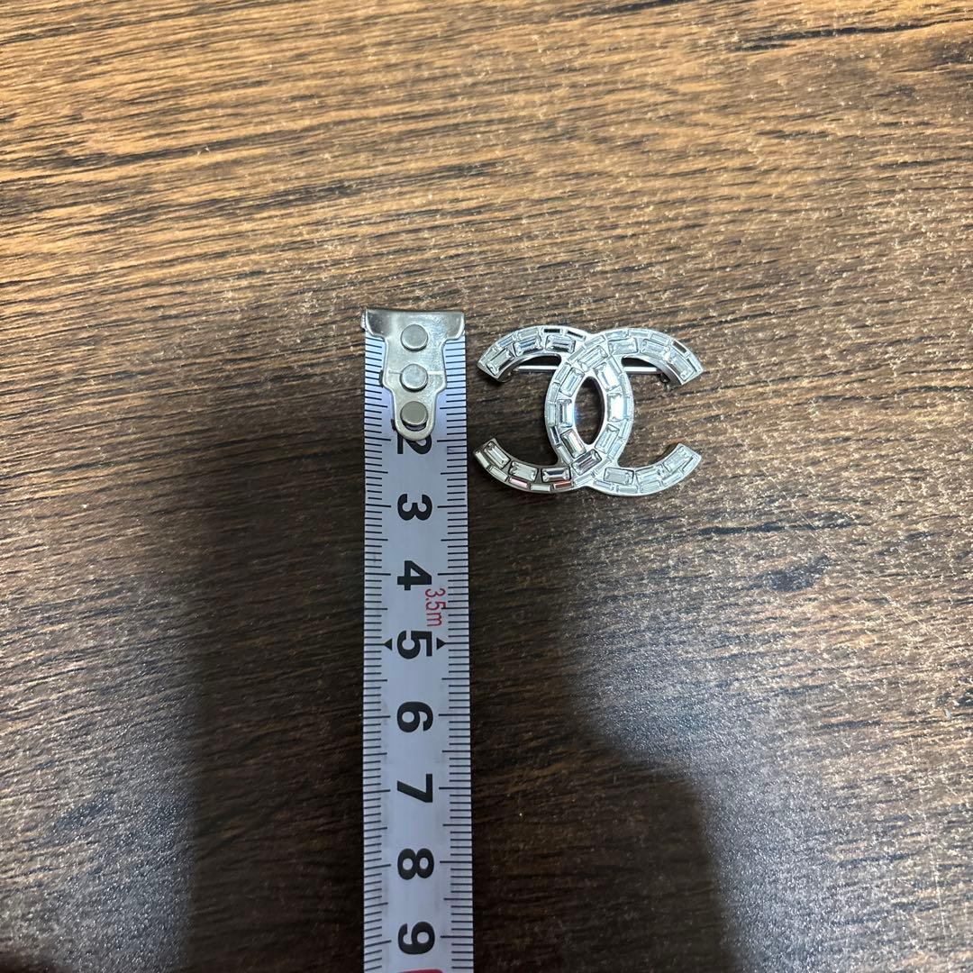 パ*ダ様 最終値下げ❗️【超美品】CHANEL ダブルCロゴブローチ クリスタル