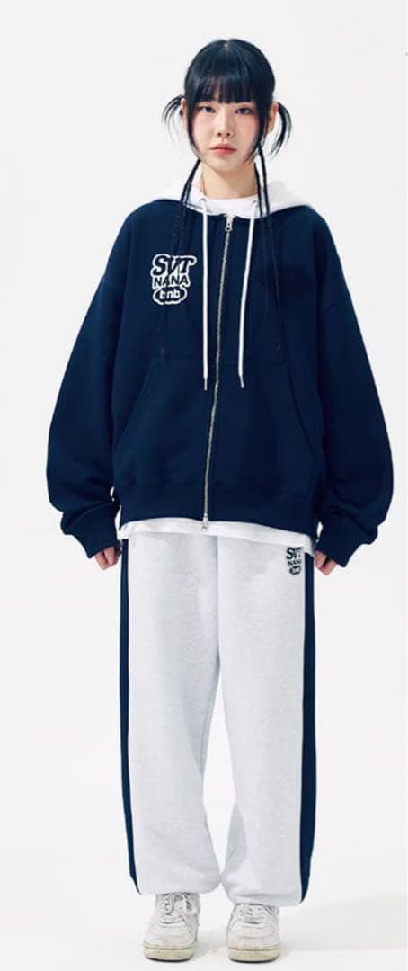 SEVENTEEN ナナ民泊 NANAbnb フーディー　Lサイズ