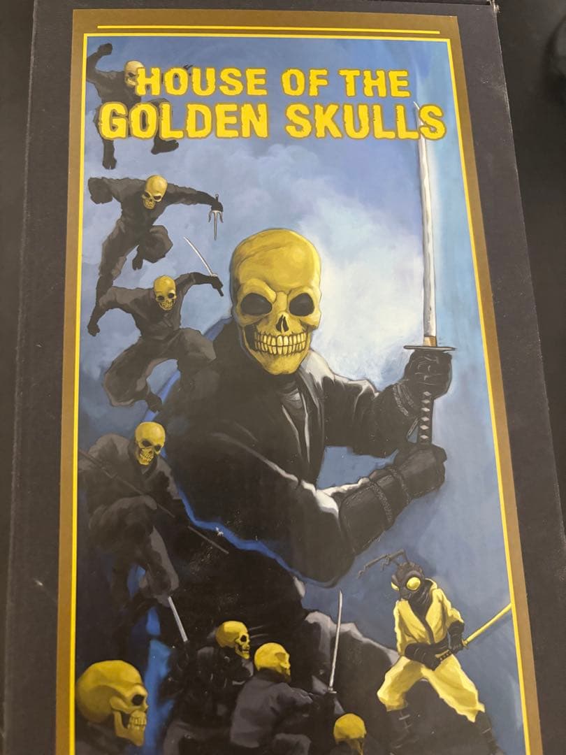mezco メズコ　one12collective golden skull