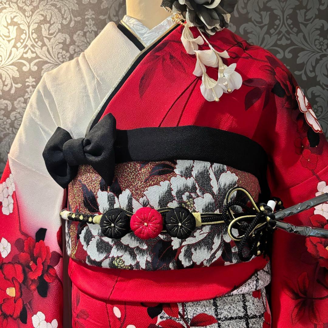 美品　染分け　花模様　金彩　牡丹　逸品　振袖　フルセット 振り袖