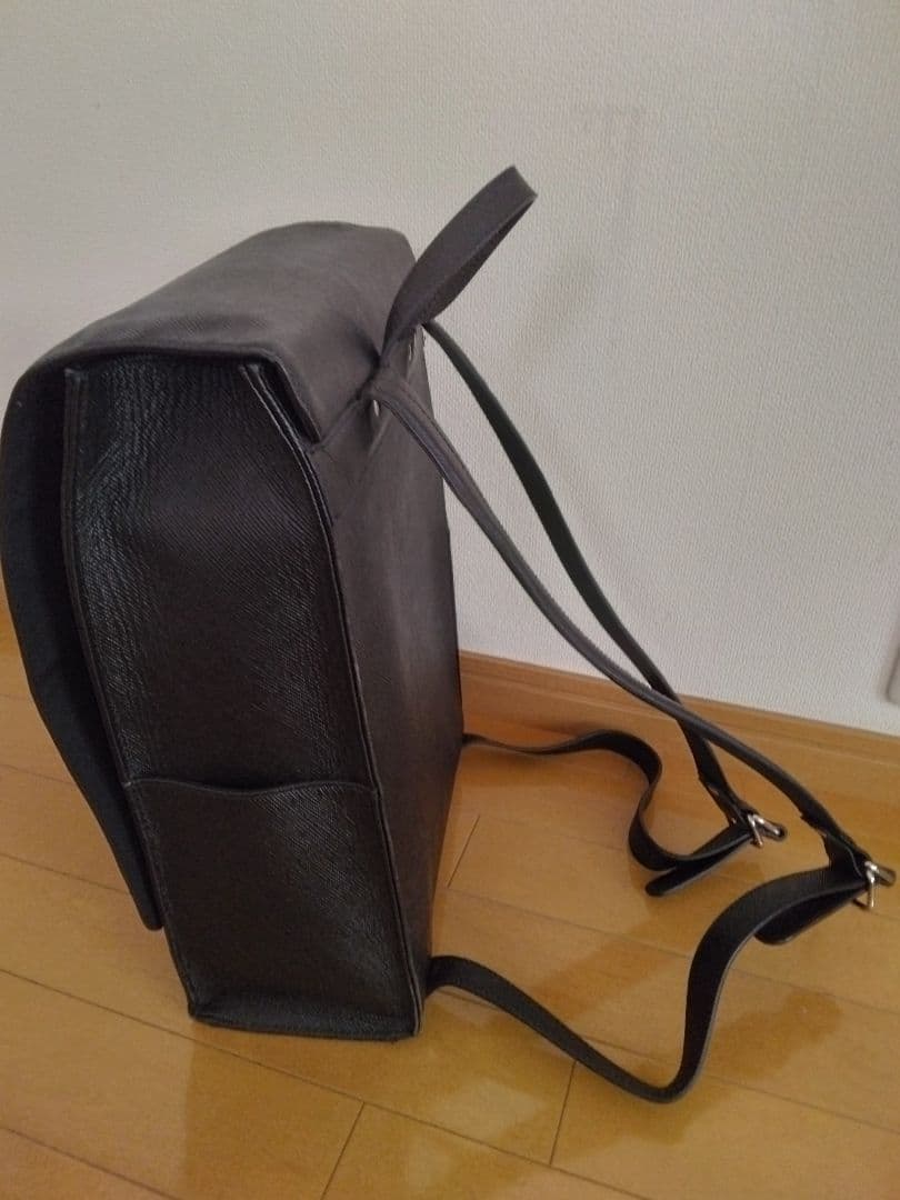 黒の本革　ビジネスリュック