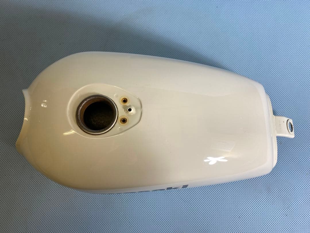 250TR 白　フューエルタンク　純正　キャブ