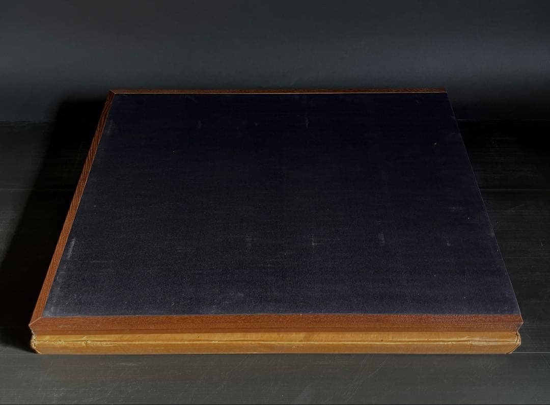 【美品】「母」 菊花 丸紋 風炉先屏風 桑縁 茶道具 （127①）