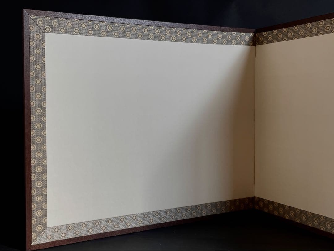 【美品】「母」 菊花 丸紋 風炉先屏風 桑縁 茶道具 （127①）