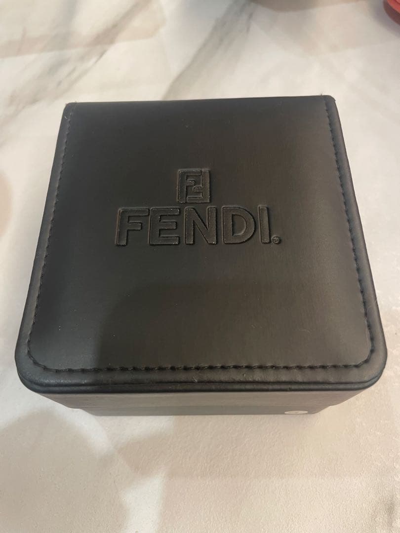 FENDI フェンディ 腕時計 ゴールド ブラック 箱付