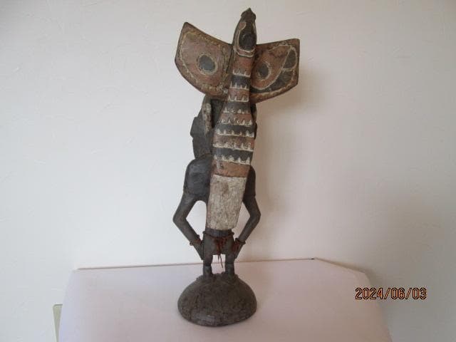 アンティーク木彫フィジー製1986年現地で購入した木彫の目と額に貝殻の植え込み