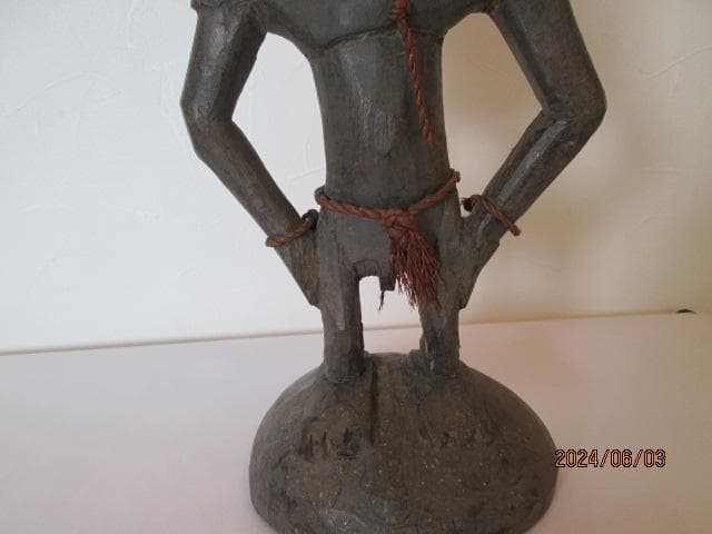 アンティーク木彫フィジー製1986年現地で購入した木彫の目と額に貝殻の植え込み