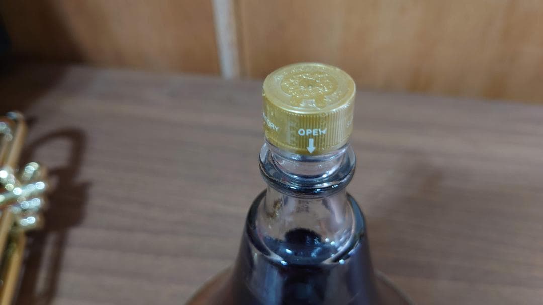 未開栓 サントリー 響 ウイスキー 43% トランペットボトル 500ml