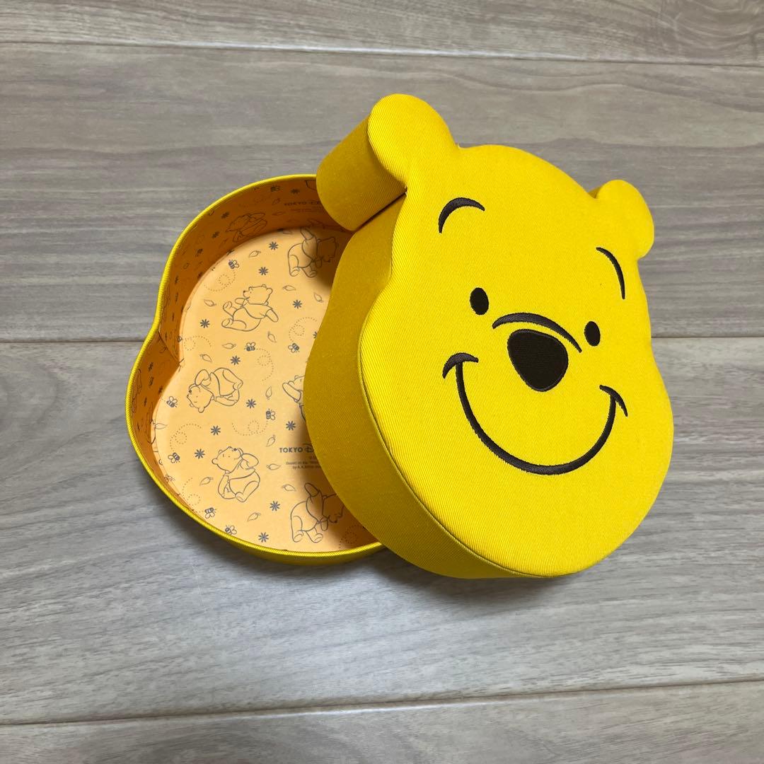 ディズニーリゾート　プーさん　マフラーキャップ　Disney ケース