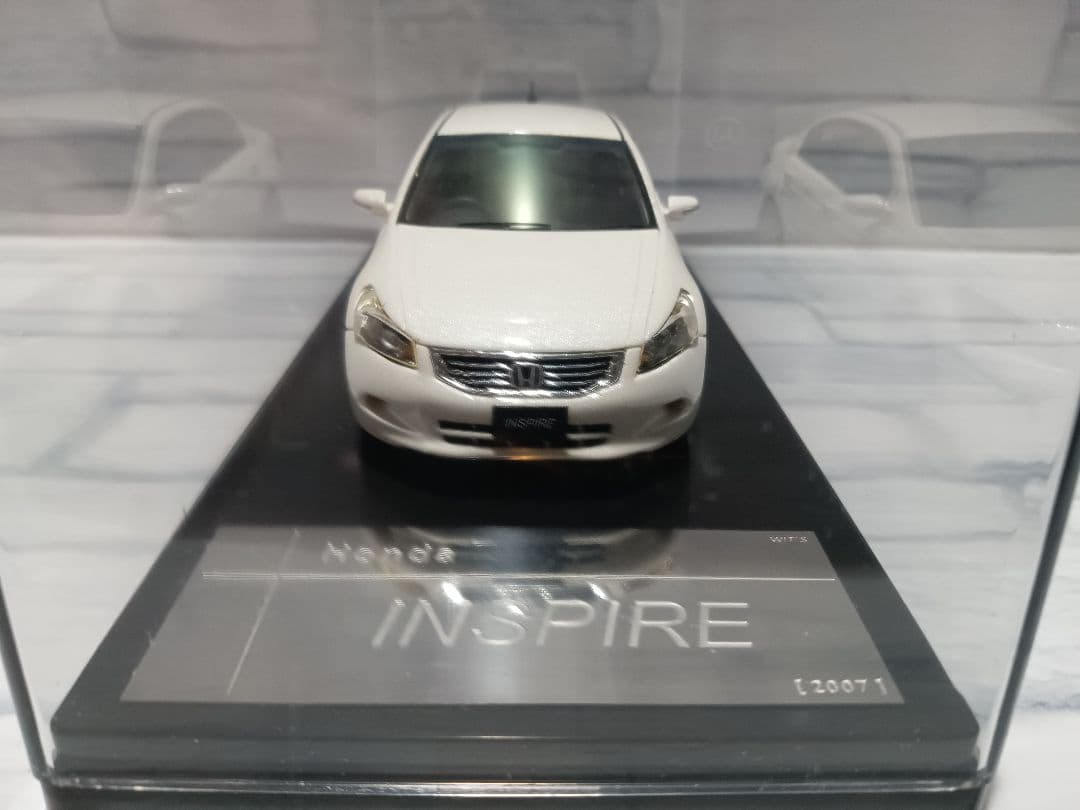1/43 ホンダ　インスパイア　ミニカー　プレミアムホワイトパール
