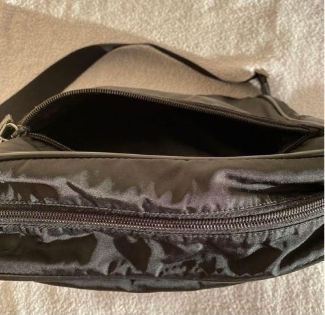 プラダ ショルダーバッグ　ユニセックス＊内側破れあり‥軽く縫っています