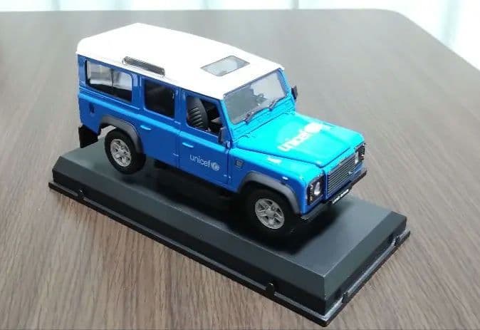 ディフェンダー110 ミニカー Land Rover Defender
