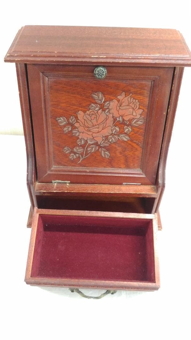 ○3522 オルゴール付き木製ドレッサー