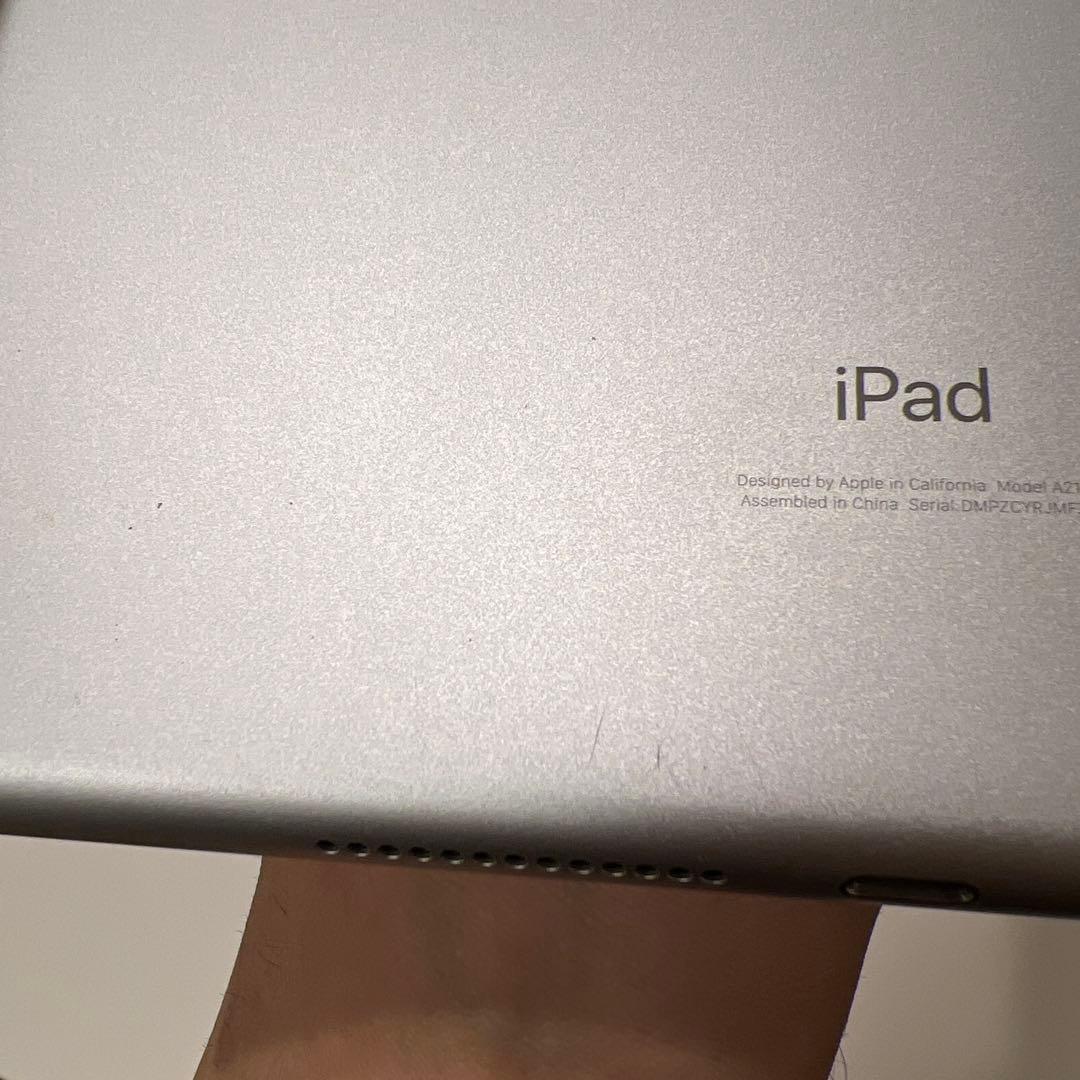 Apple iPad 第7世代 シルバー A2197
