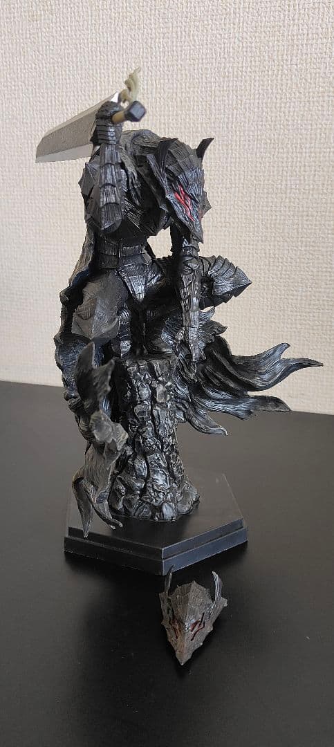 ベルセルク ガッツ 狂戦士の甲冑　フィギュア
