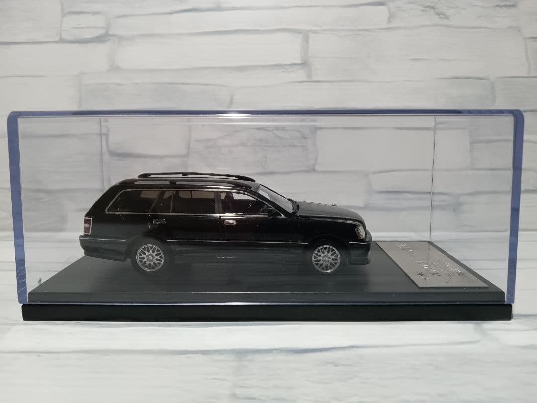 1/43 トヨタ　クラウンエステート　3.0アスリートG ミニカー　ブラック