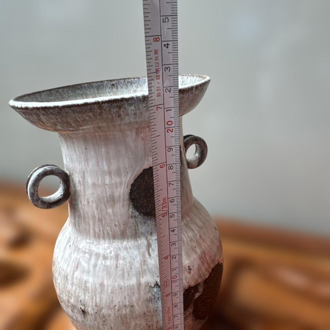 骨董　取っ手付き陶器花瓶 ホワイトとブラック