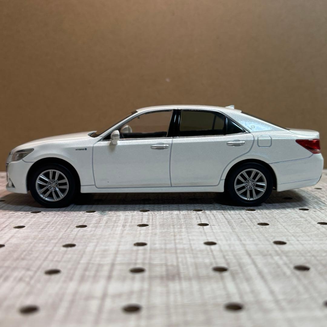 1/30 トヨタ カラーサンプル クラウン 210系前期 ホワイトパール