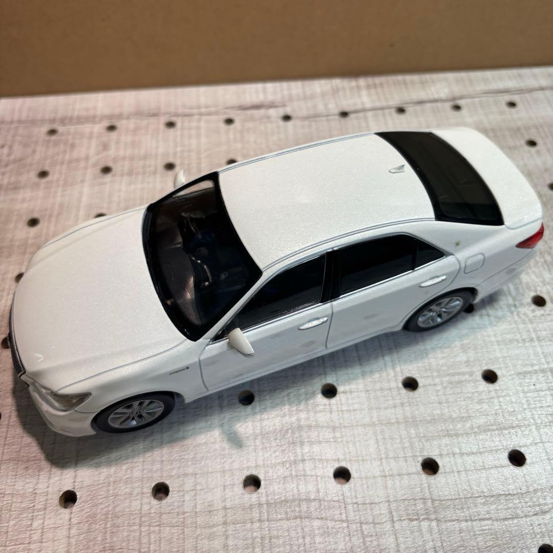 1/30 トヨタ カラーサンプル クラウン 210系前期 ホワイトパール