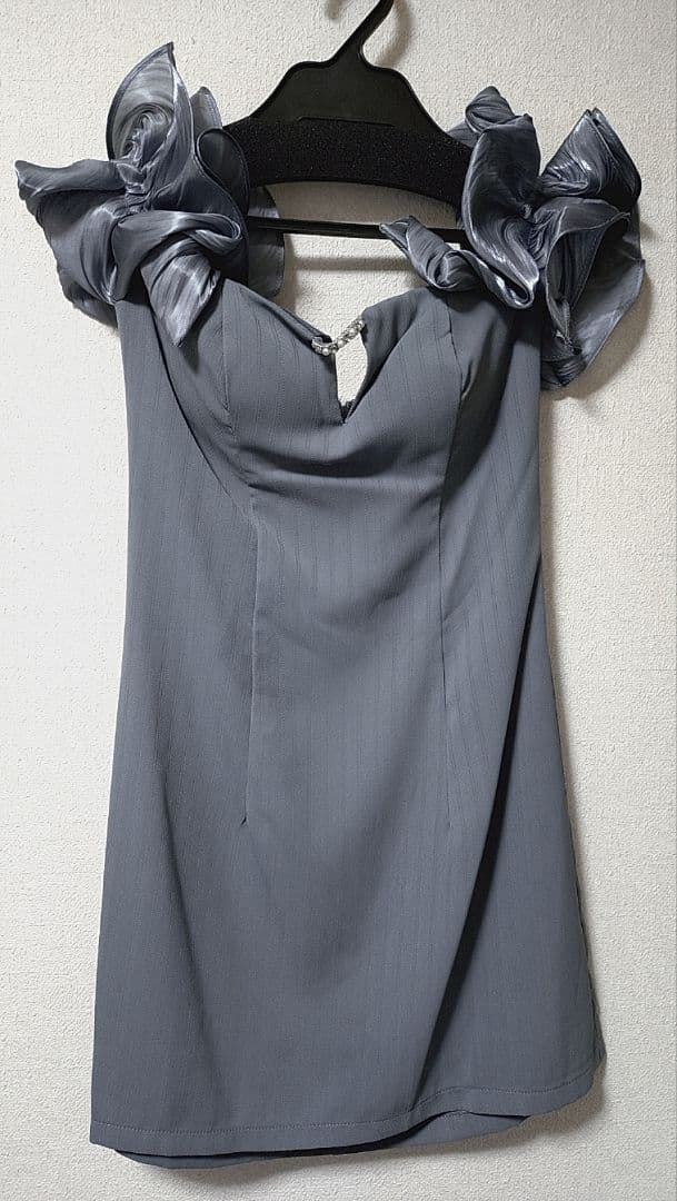 【エンジェルアール】オフショルダーフリルスリーブフレアマイクロミニドレス