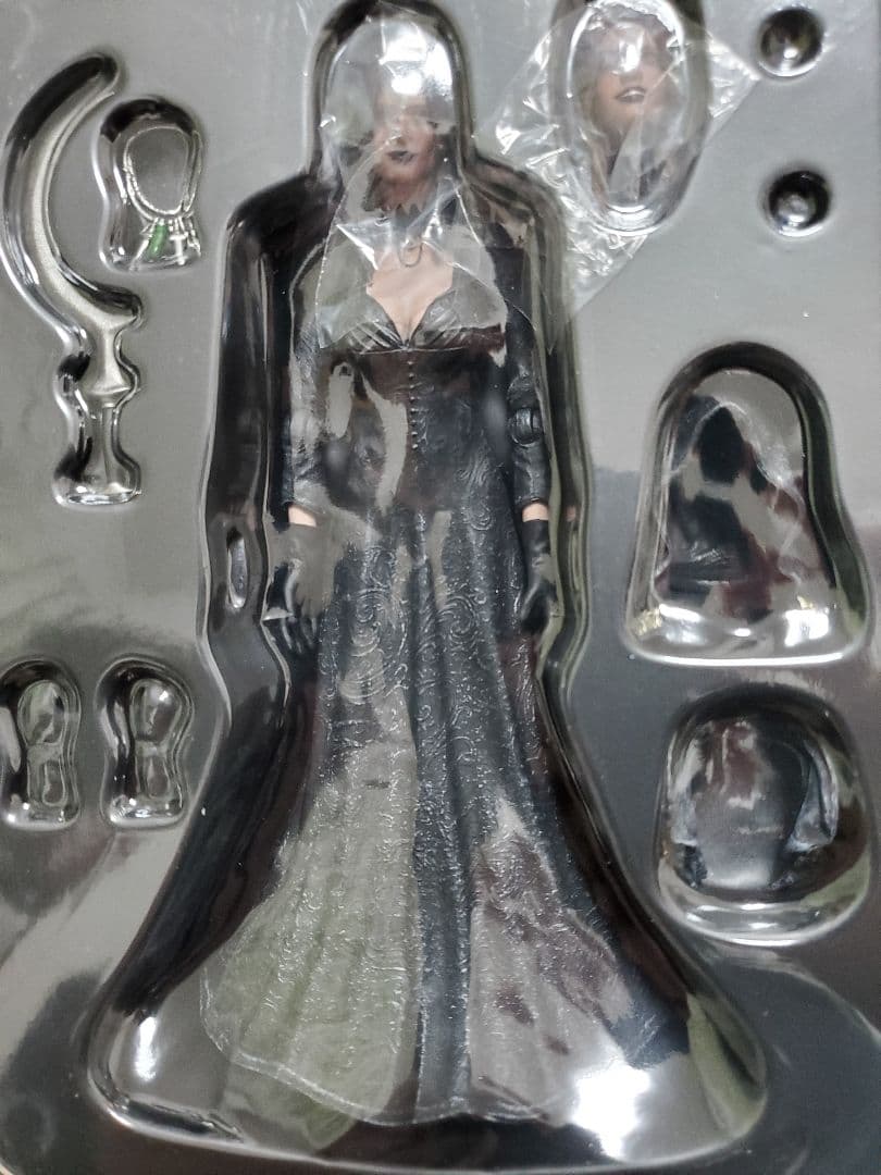 PATRIOT　バイオハザード８　ドミトレスクの娘　可動フィギュア