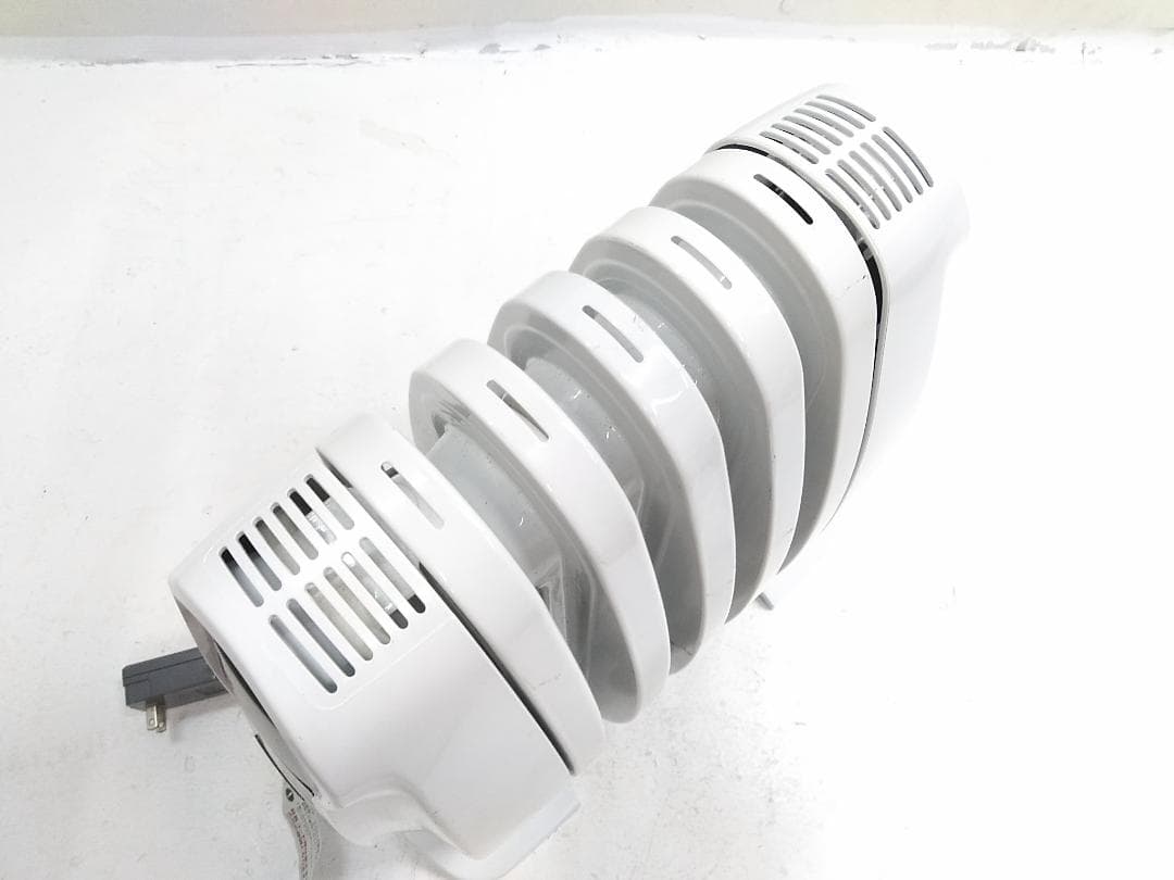 DeLonghi デロンギ オイルヒーター NJ0505E 〜3畳 ♪