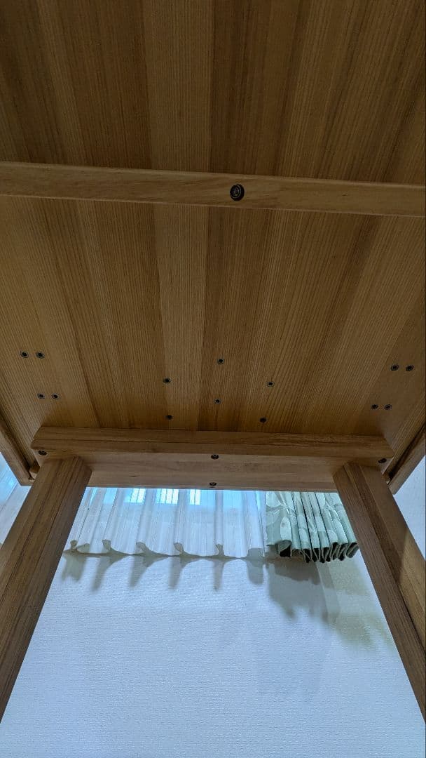 カリモク　ダイニングテーブル