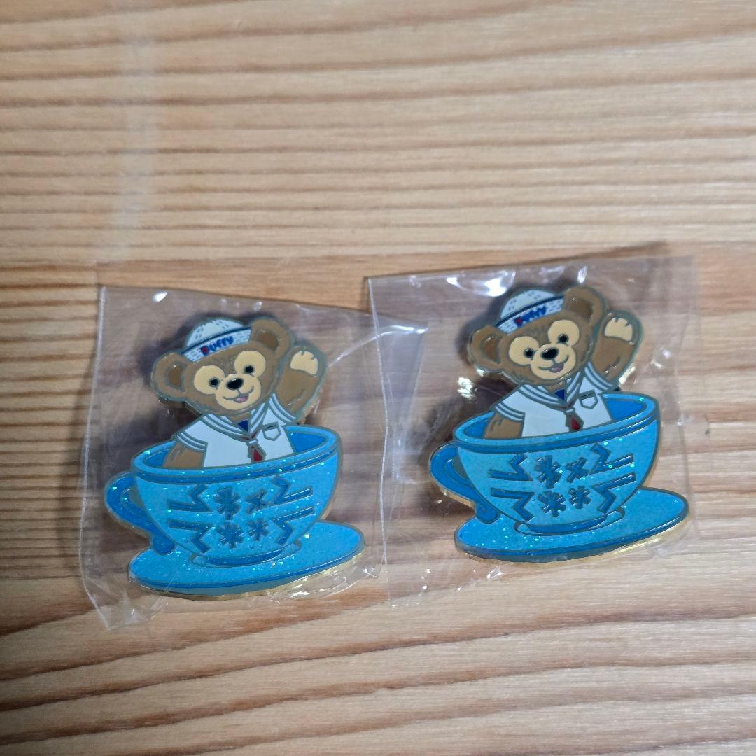 香港ディズニーランド　ピンバッジ　12個セット