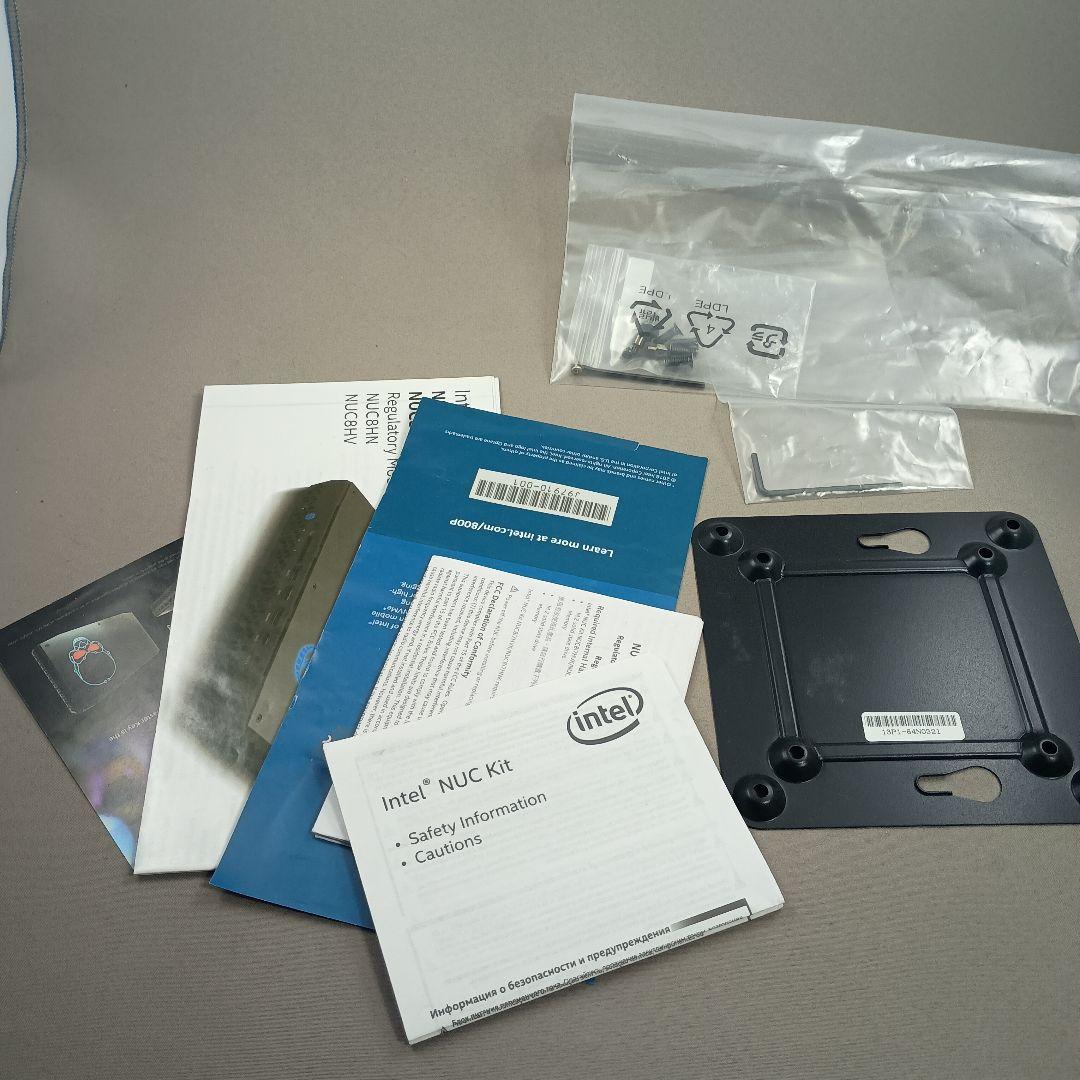 【中古】Intel NUC8i7HVK ベアボーン ミニPC ゲーミングPC