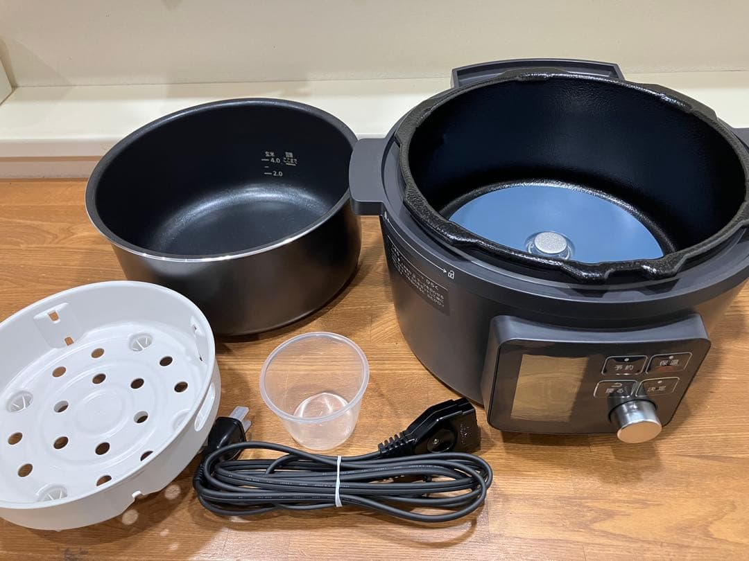 アイリスオーヤマ　電気圧力鍋　4L 開封済み未使用　KPC-MA4