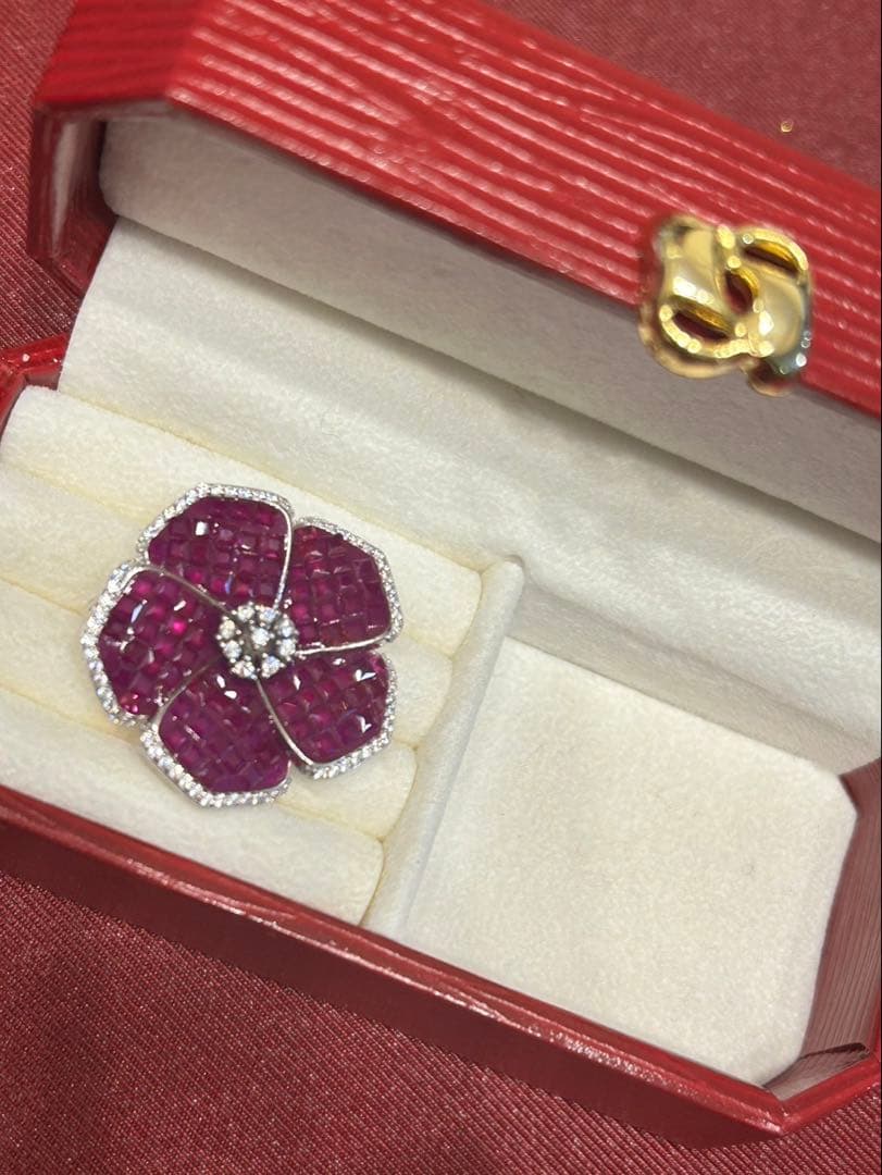 ヨッコ❣️ミステリーセッティングルビーブローチ