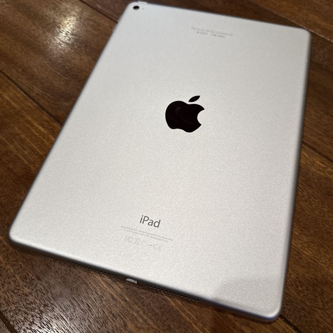 Apple iPad Air2シルバー 128GB Wi-Fiモデル