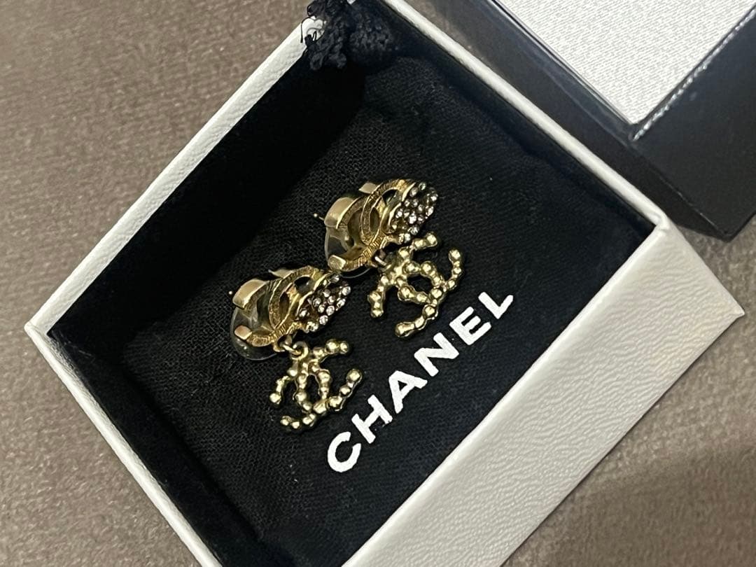 CHANEL ゴールド ピアス