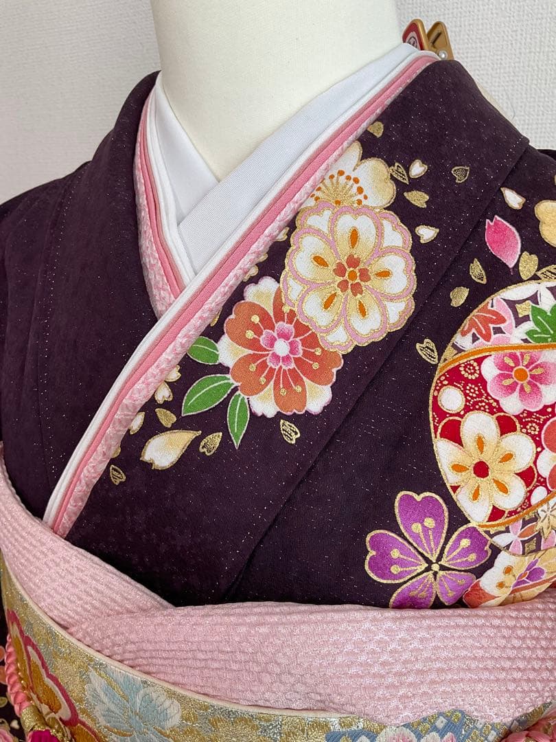 振袖　紫系　濃い紫　桜　 鞠　 熨斗柄 銀通し　正絹