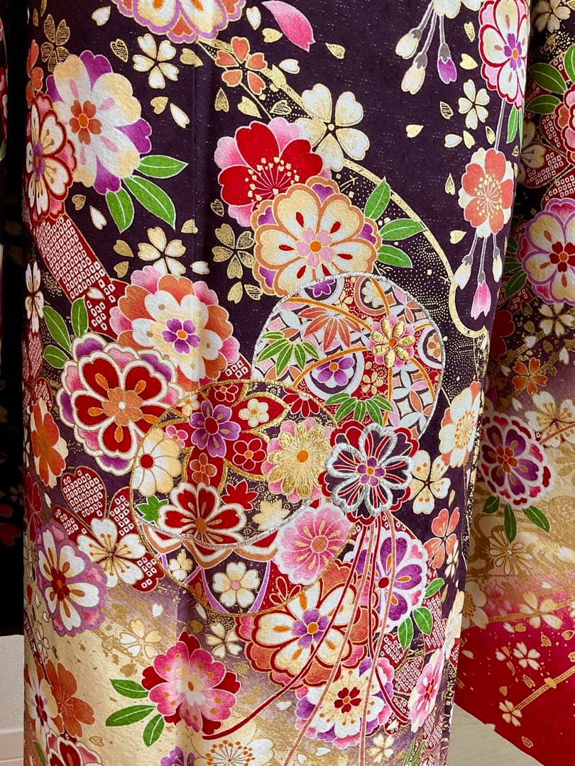 振袖　紫系　濃い紫　桜　 鞠　 熨斗柄 銀通し　正絹