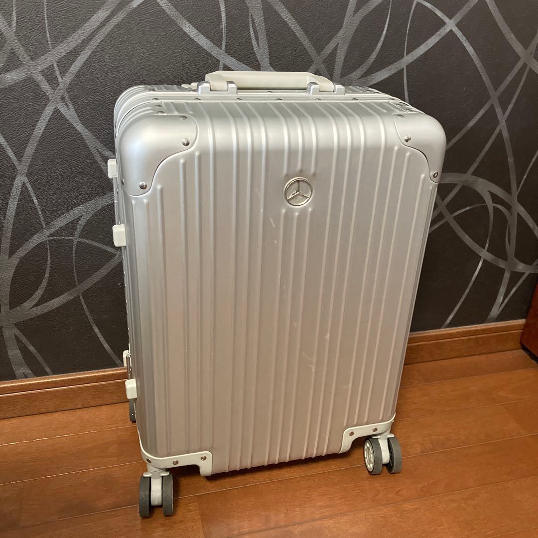 Mercedes シルバーキャリーケース　32L 機内持込みOK 激レア　人気