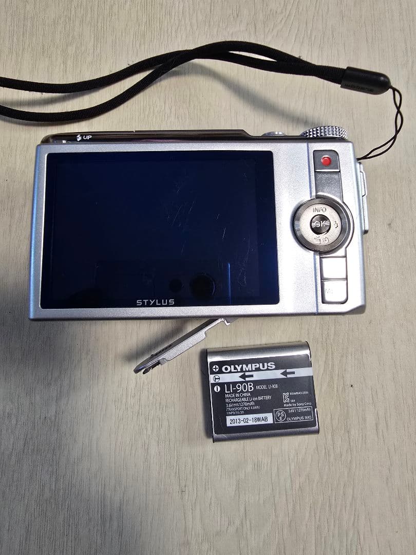 OLYMPUS SH-60コンパクトデジタルカメラ