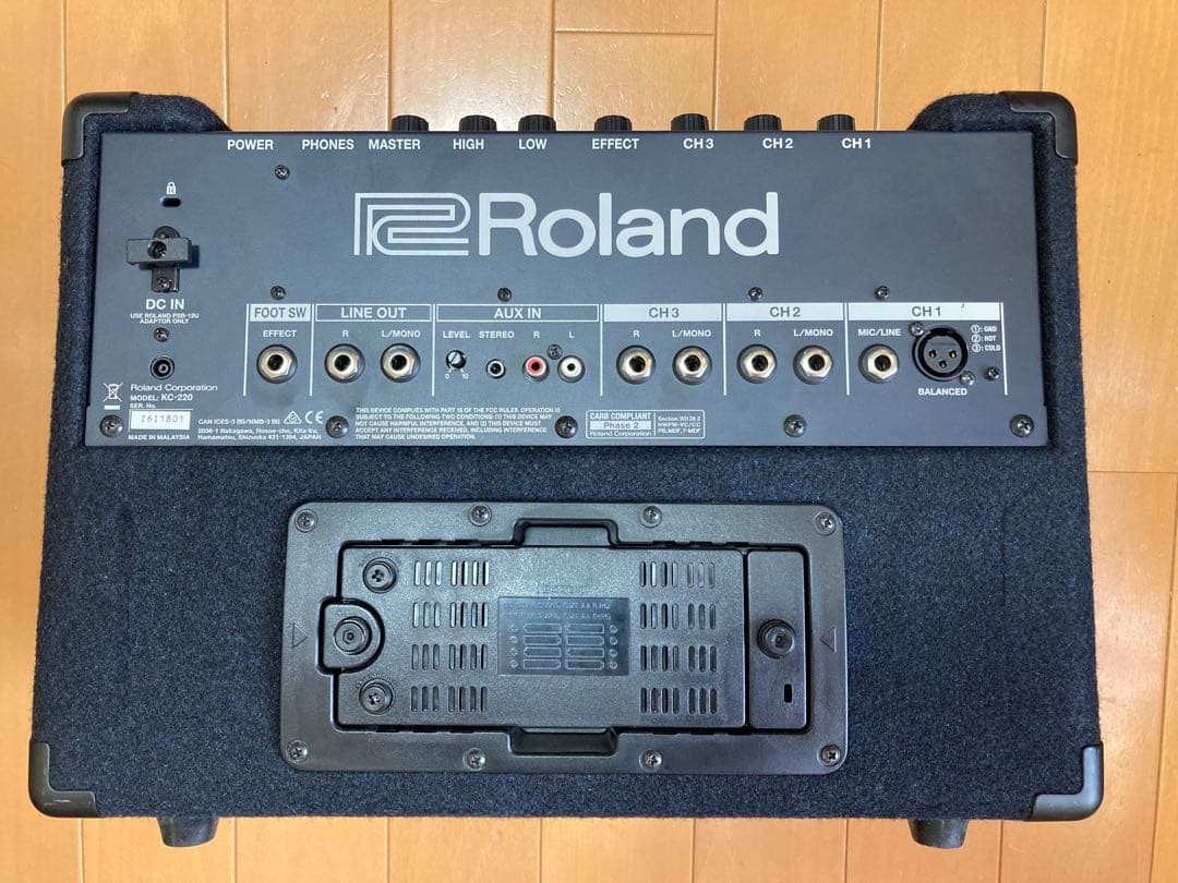ローランド・ステレオ・キーボード・アンプ　KC-220 純正ACアダプタ付 送込