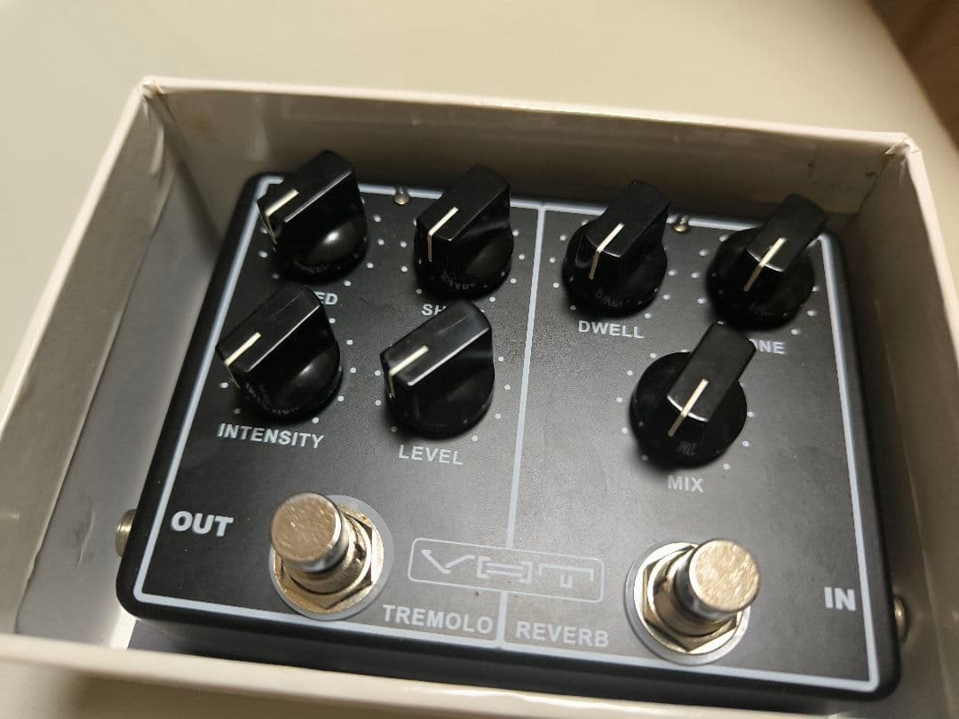 ギター VHT Melo-Verb Tremolo+Reverb Pedal
