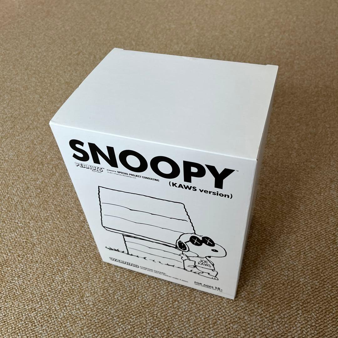 KAWS SNOOPY フィギュア　オリジナルフェイク　カウズ