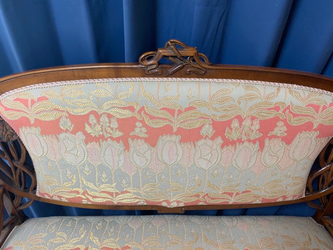 メデア社　イタリア製アンティークソファー